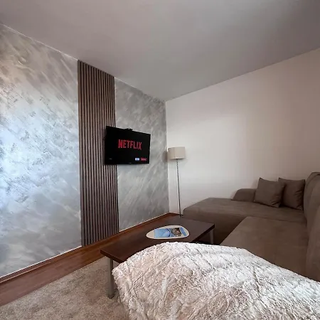 Host2u Belvedere - In - Out - Free Parking Apartmán *